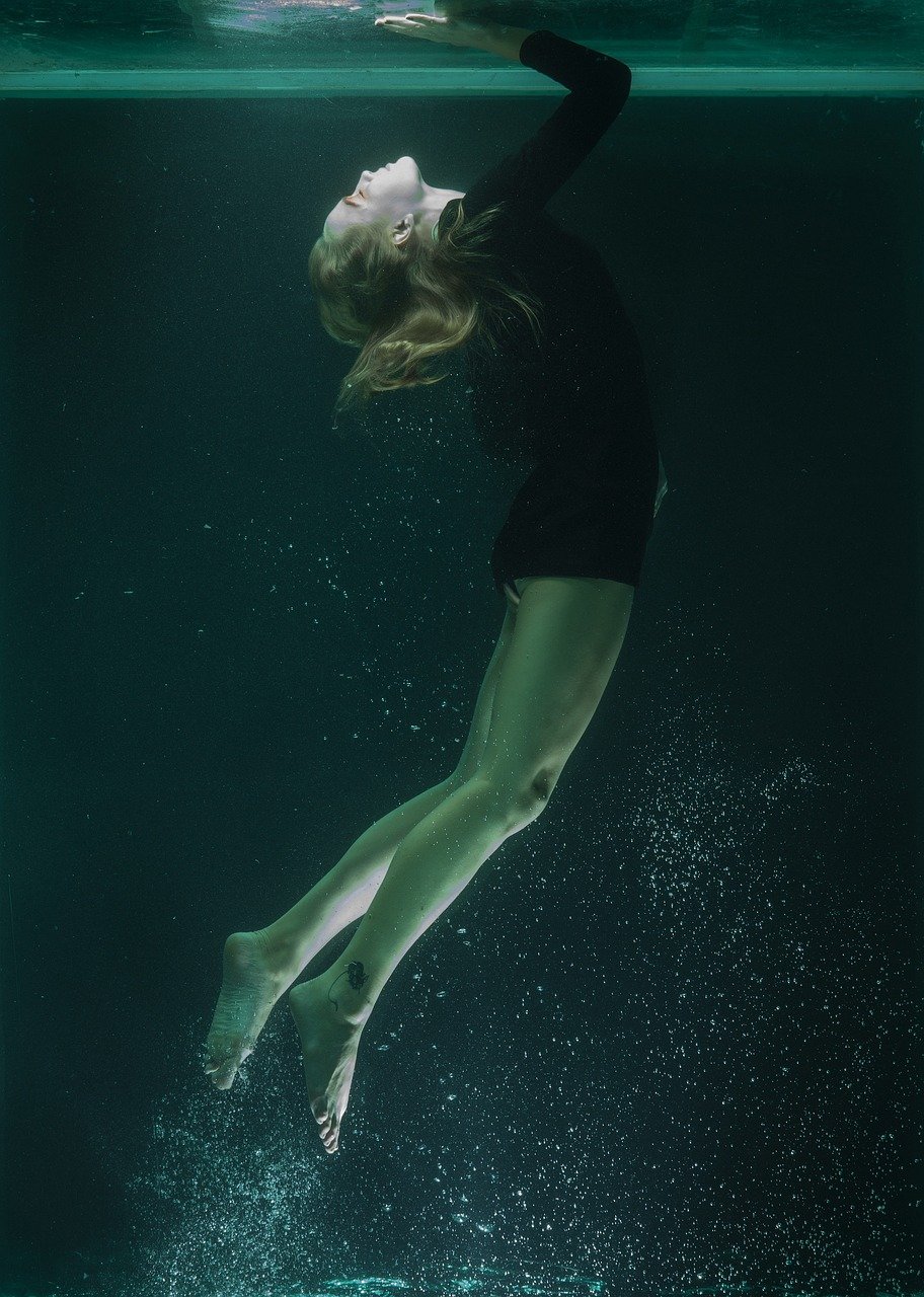 underwater, model, young woman-2408569.jpg